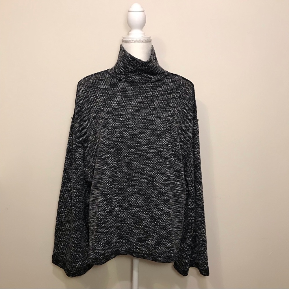 We the Free by Free People Heather Gray Sweater Size Medium